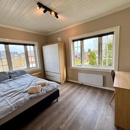 4 Bedroom For 8 - 110sqm - Free Parking - 5 Min To Brygga 아파트