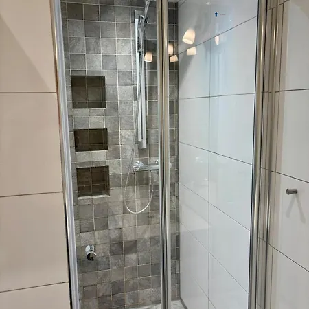 4 Bedroom For 8 - 110sqm - Free Parking - 5 Min To Brygga Apartamento