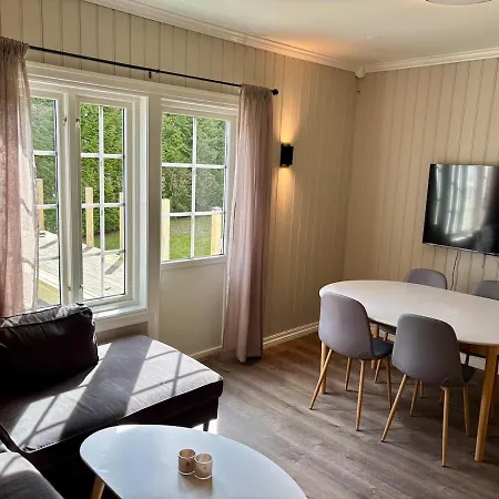 4 Bedroom For 8 - 110sqm - Free Parking - 5 Min To Brygga 톤스버그